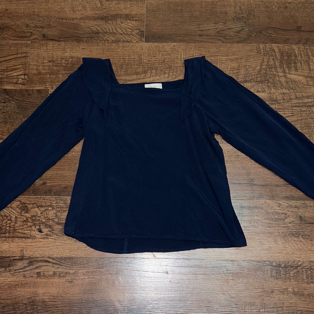 Flowy Blouse square neck.